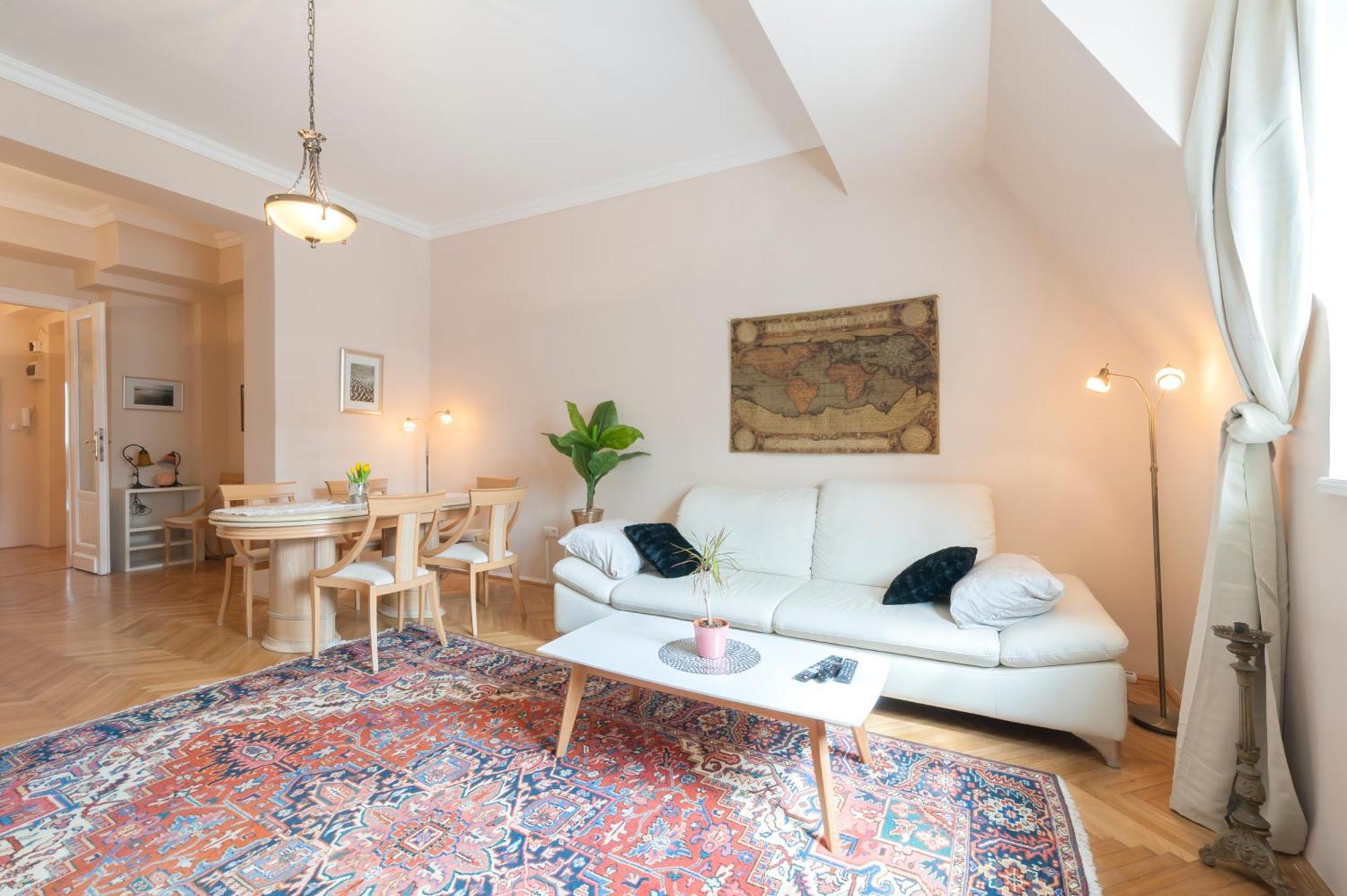 View To The Roofs Luxury Apartment With 2 Bedrooms Budapest Esterno foto